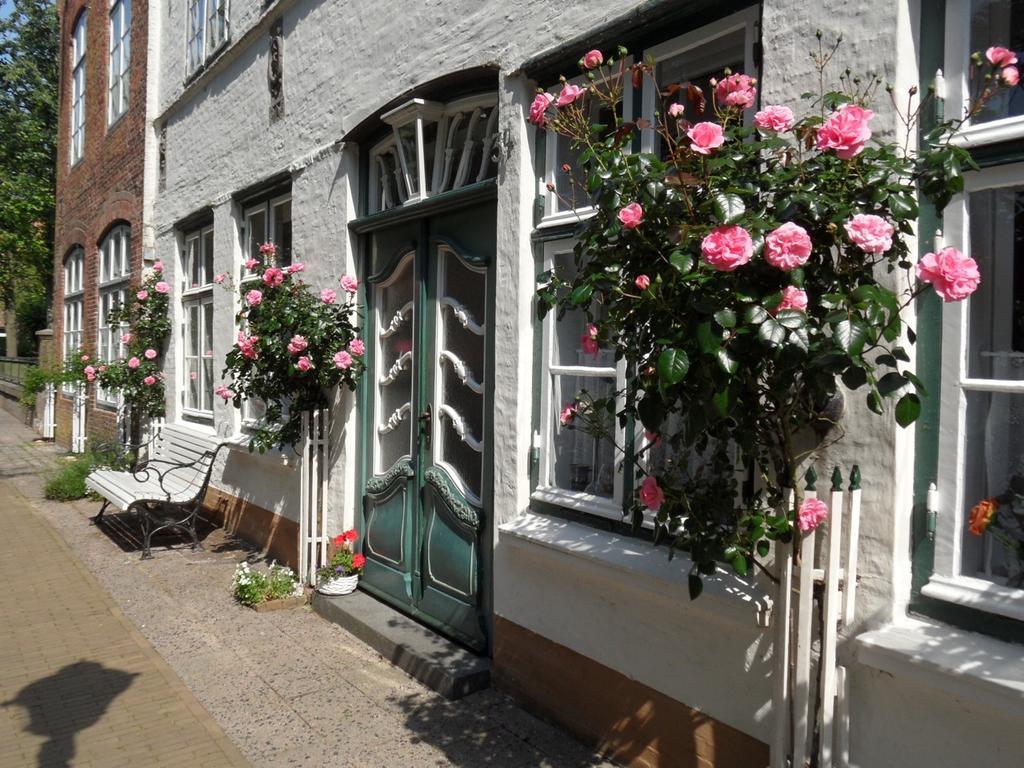 Ferienwohnung Am Mittelburgwall Friedrichstadt Exterior foto